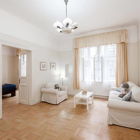 Historic Centre-Spacious Apartment Прага Екстер'єр фото